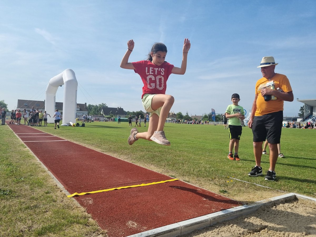 CROS_Normandie's tweet photo. 🎉 C'est parti pour les diverses activités !
Les enfants sont aux anges 😍
#JournéeOlympique https://t.co/EbATOBuuCn
