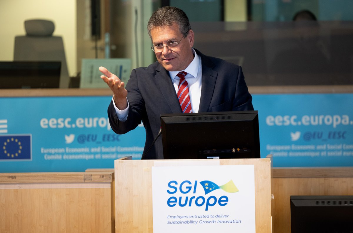 MarosSefcovic's tweet image. The recognition of services of general economic interest is an essential part of our European model. 

To preserve and project our socio-economic system, we need to reinforce our open strategic autonomy. 
#StrategicForesight #SingleMarket30

My speech:
➡️europa.eu/!mk3d8w