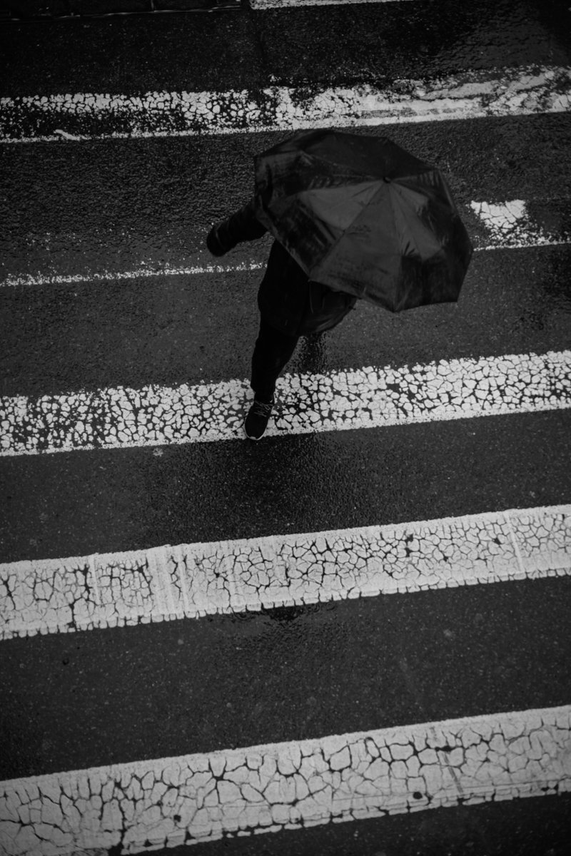 Blackout 

#mono 
#NYC 
#nycstreetphotography
#newyorkstreets
#streetsofnewyork
#streetphotography 
#streetphotographers