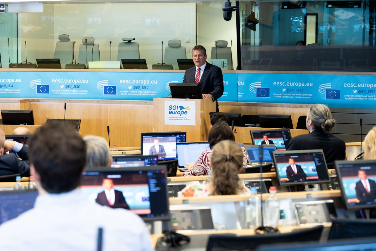 MarosSefcovic's tweet image. The recognition of services of general economic interest is an essential part of our European model. 

To preserve and project our socio-economic system, we need to reinforce our open strategic autonomy. 
#StrategicForesight #SingleMarket30

My speech:
➡️europa.eu/!mk3d8w