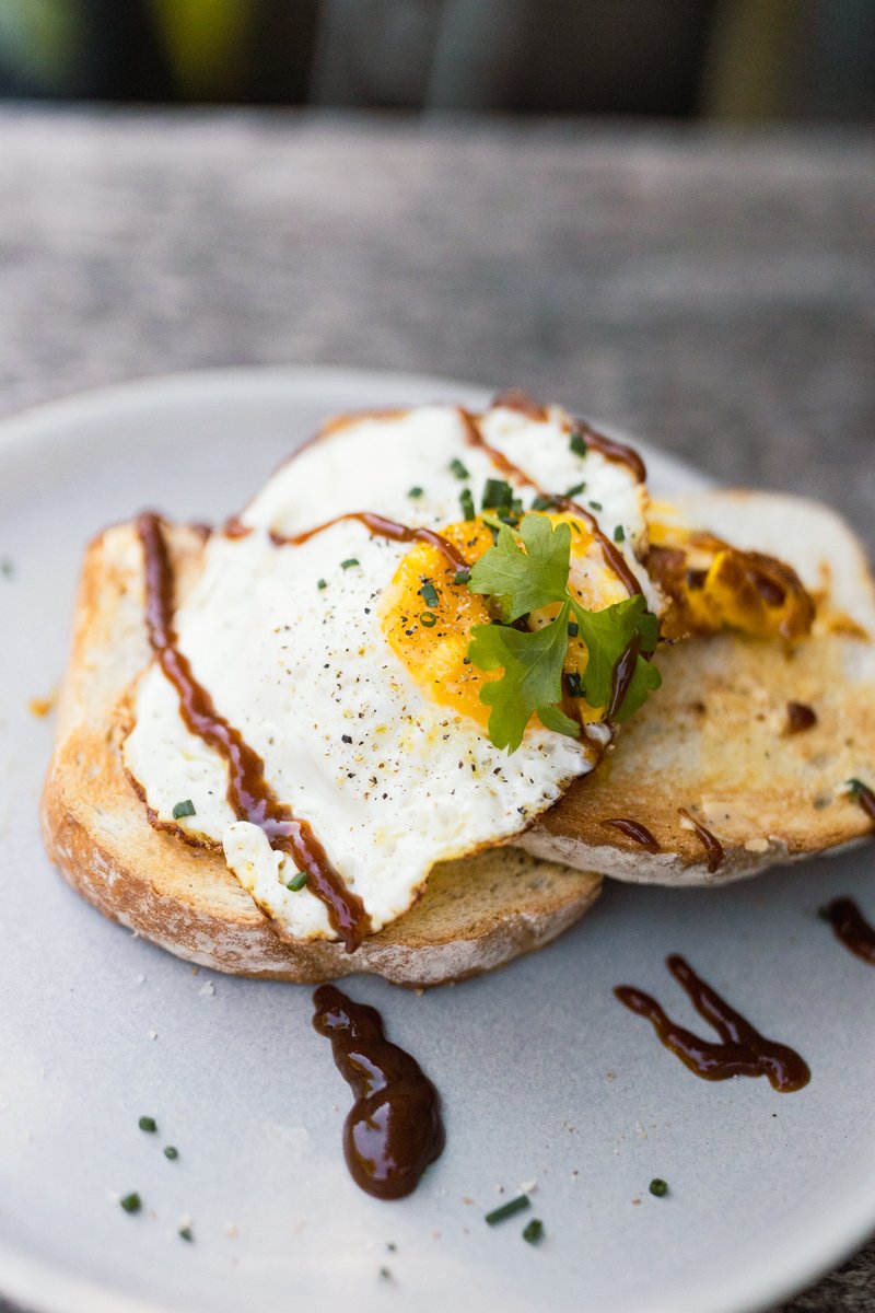 alittlebitfood's tweet photo. Weekends call for eggs on toast topped with a little bit of our finest browwwn saucee! 

The difference is that our brown sauce is made with dates and a bit of thyme, a healthier alternative with all the taste, all the benefits and all the tang! https://t.co/J5fybst0Z6