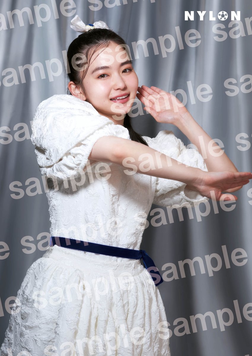 山田杏奈 NYLON SUPER VOL.15は、購入場所別特典として大判フォト