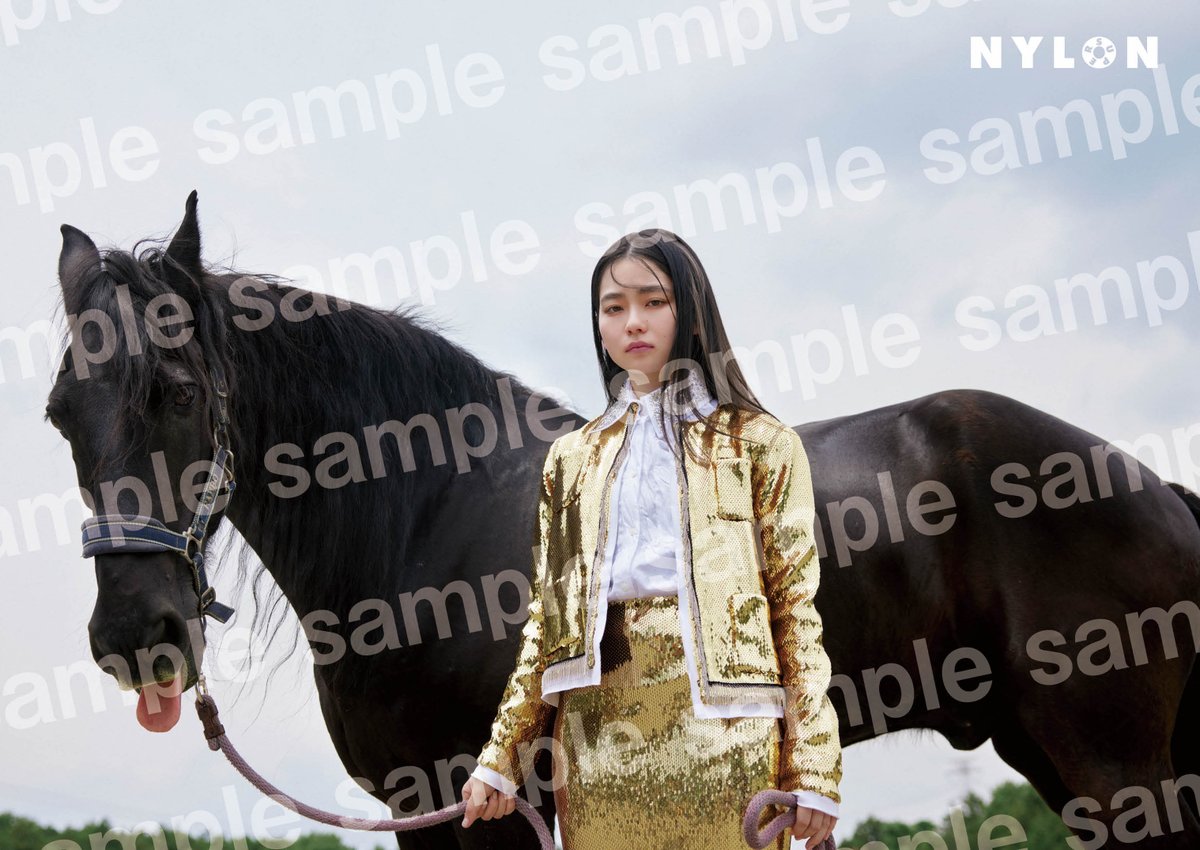 山田杏奈 NYLON SUPER VOL.15は、購入場所別特典として大判フォト