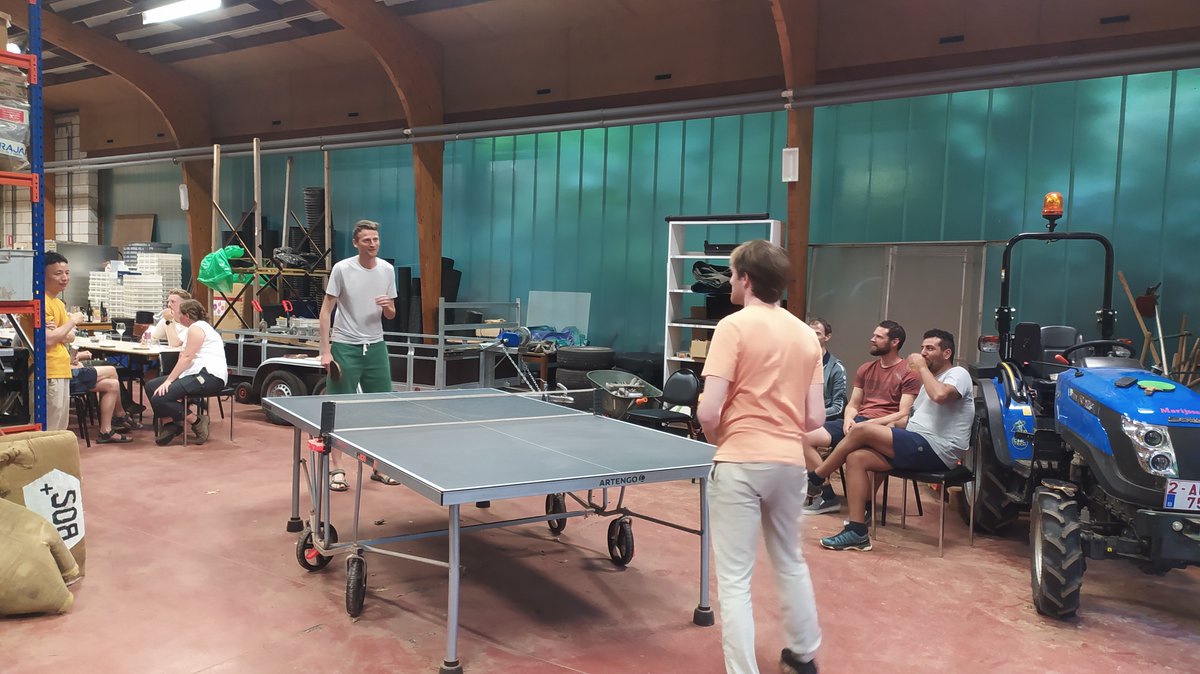 ForNaLab's tweet photo. LAB DAY!
A #teambuilding #adventure!
Morning: a dropping by the @outsider πΊοΈπ‘
Afternoon: incredible teambuilding games! ππ³
Evening: delicious barbecue π
Dessert: epic #pingpong tournament ! ππ₯
#LabDay #TeambuildingFun #Dropping #TeamworkMakesTheDreamWork https://t.co/zFIqEpa7Mb