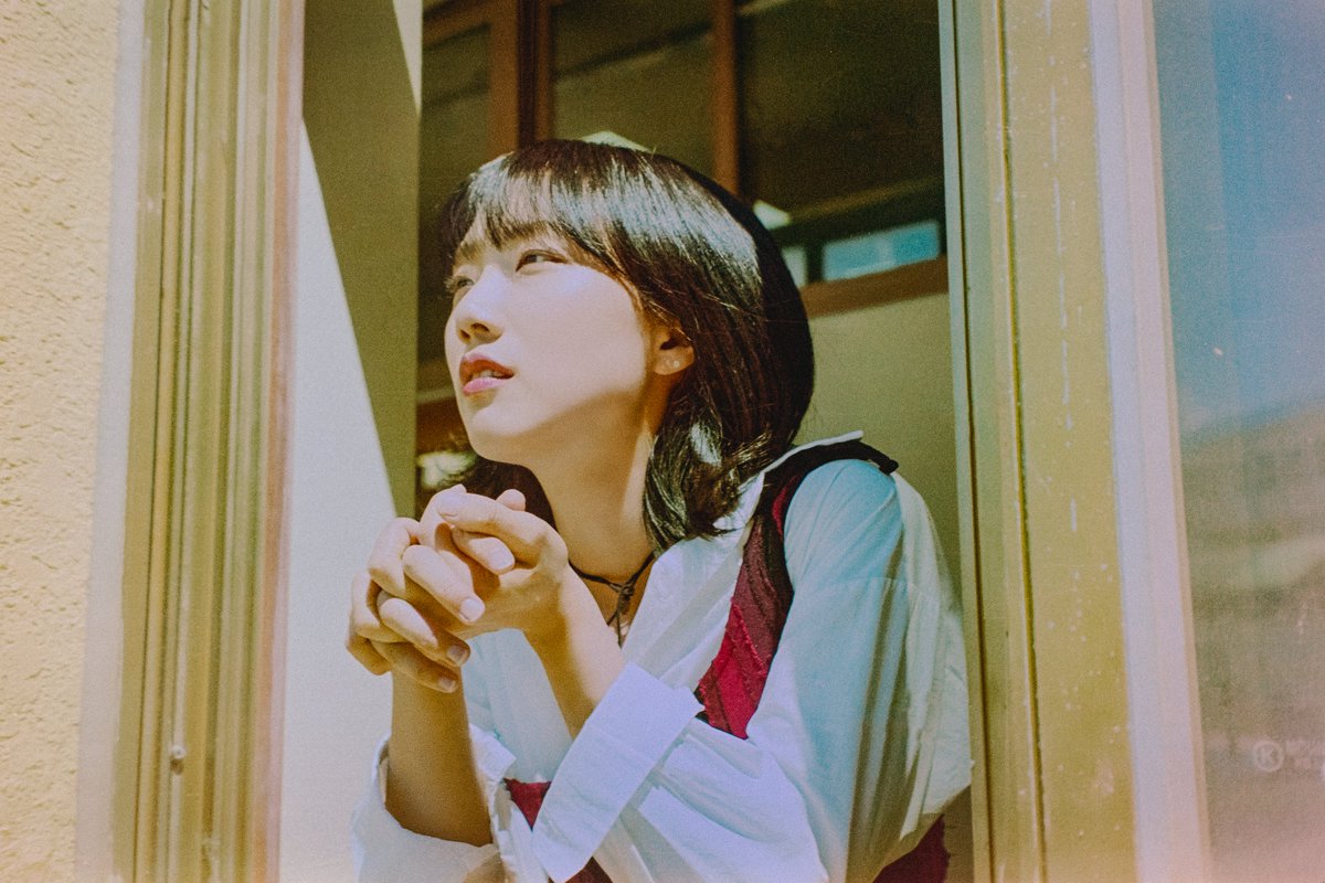 yudabinband's tweet photo. [D-2]

유다빈 NEW PROFILE

"다들 어떻게 노래하지 않고 견딜 수 있지?"

-

「달리고, 넘어지고, 울고, 웃기도 했던

우리의 여름

그 시간들을 잊지 않고, 드넓은 바다로 함께 갈 수 있다면」

2023.06.25 (일) 낮 12시 [항해]

#유다빈밴드 #YUDABINBAND #항해 #Voyage https://t.co/8NbQibMwm5