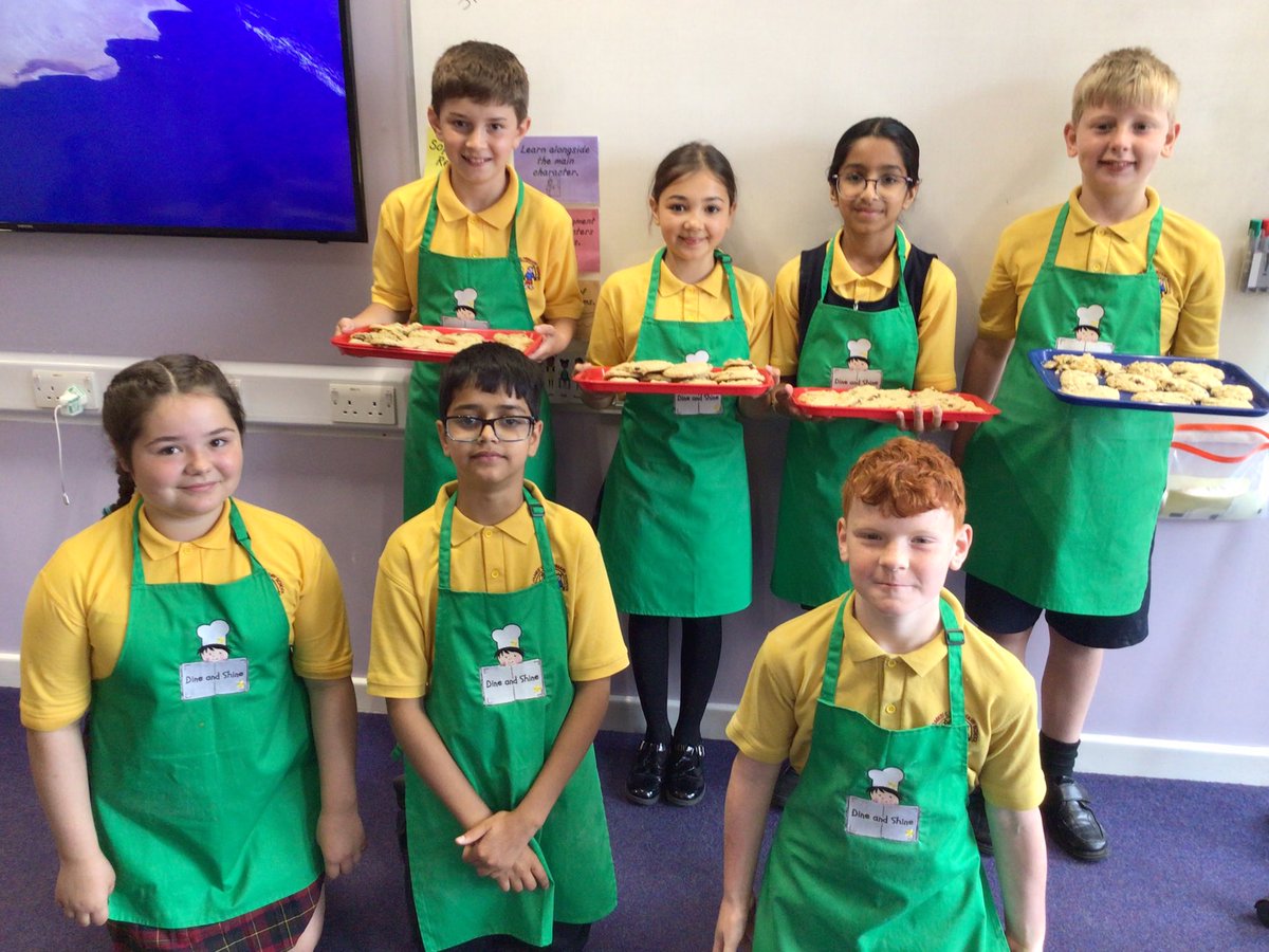 As part of our #farming unit, our cook Tracey is working with a group of @StJamesYear6 children to bake various things.

I asked the children to let me know which ingredients needed a farmer somewhere along the line and which didn’t 😉

@LEAF_Education @LEAFEd_WM @BBCCountryfile