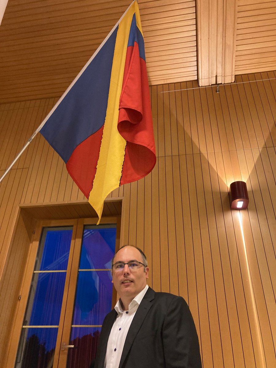 J'ai l'honneur d'avoir été élu président du Conseil communal d'Écublens.
Je me réjouis de m'investir pleinement dans cette fonction pour laquelle j'éprouve le plus grand respect. Écublens ville et campagne, j'y vis, j'y ai grandi et je m'y engage pour l'avenir.
#ecublens