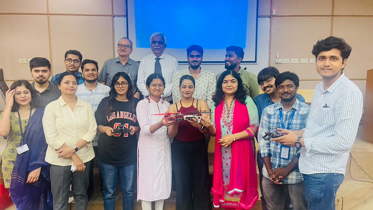 Dept. of English &amp; Urdu Journalism conducted a workshop on ‘ Demystifying drones, drone legalities &amp; drone journalism’. It was an interactive &amp; insightful workshop by the veteran drone trainers of the country. DG IIMC, Dean Academics &amp; Course Directors of EJ &amp; UJ were present.
