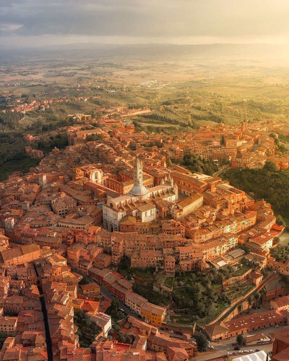 Siena, in Italy, is surely one of the most beautiful places in the world.

But because of building regulations it is now illegal to design cities like this...