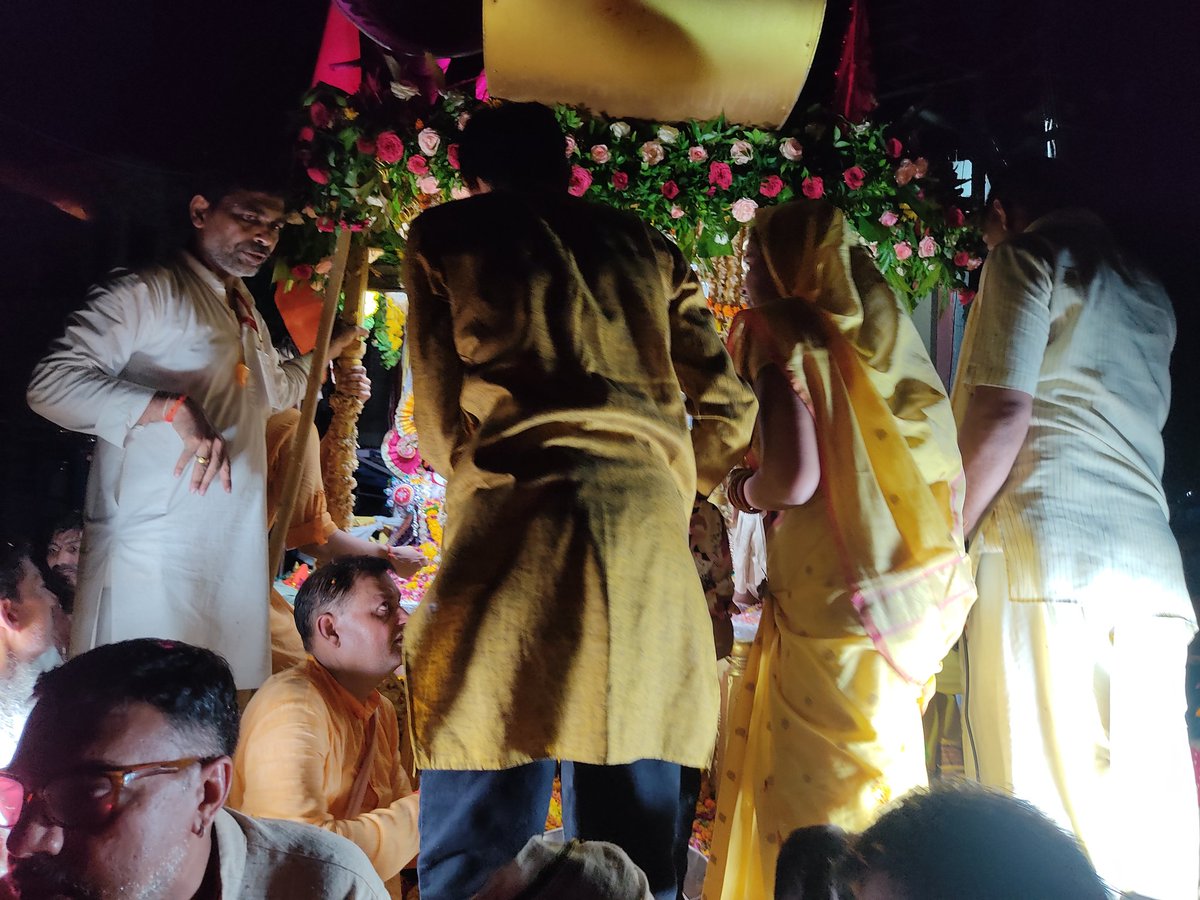 dawar_asha's tweet photo. 🚩जय जगन्नाथ जय जगन्नाथ🚩
जगन्नाथ रथ यात्रा समिति द्वारा बड़े ही सौभाग्य की बात है कि बड़वानी में पहली बार जगन्नाथ रथयात्रा  निकली जिसमें शामिल होकर  रथयात्रा में हमें रथ खिचने एवं दर्शन का सौभाग्य प्राप्त हुआ।।
🚩जय जगन्नाथ  🚩🙏 https://t.co/FeTgRJ29tt