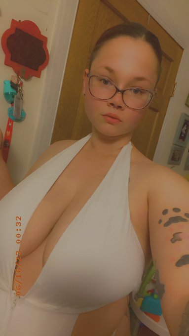 Sub to my OF , FREE till June 27th 😇  https://t.co/ZjNaXCxoeG https://t.co/fNy1EltF6T