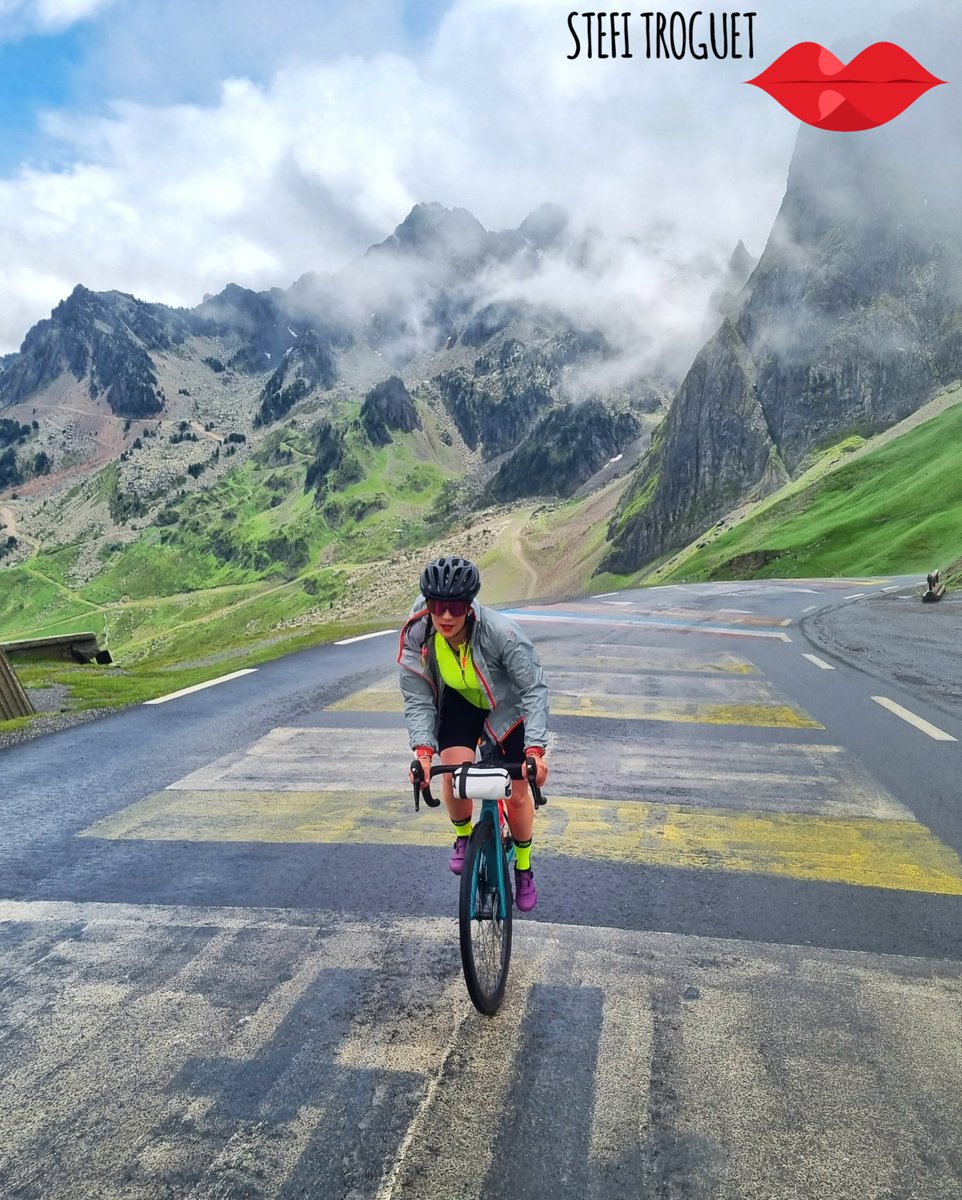 ETroguet's tweet photo. 💥 TRANSPYRENEES 💥!!
Day 3: 89,5km / +2750m / -2215m 💣.
Peyrehitte- Col du #Tourmalet- Luz Saint Sauveur- Argelès Gazost- Col du #Soulor- Col d'#Aubisque- Gourette.
Today we wanted to do a slightly longer route, but we had to leave later due to the heavy rain 🌧.
1/2⬇️ https://t.co/65Ghrjjpit