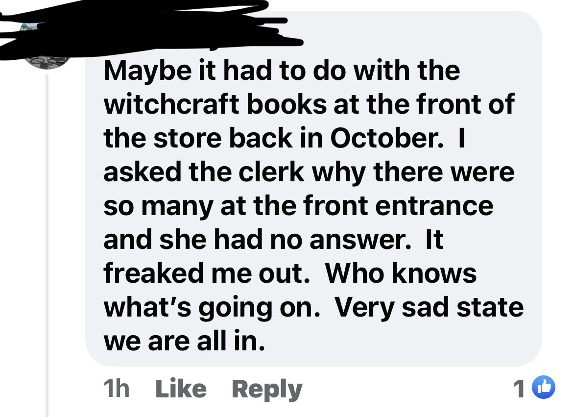 evjoslyn's tweet photo. There was a fire at my local Barnes and noble book store and it’s been closed for a couple of months. Someone asked about it in the community FB group and I spotted this gem in the comments section… 🤦🏻‍♀️ https://t.co/HunuPE5puo