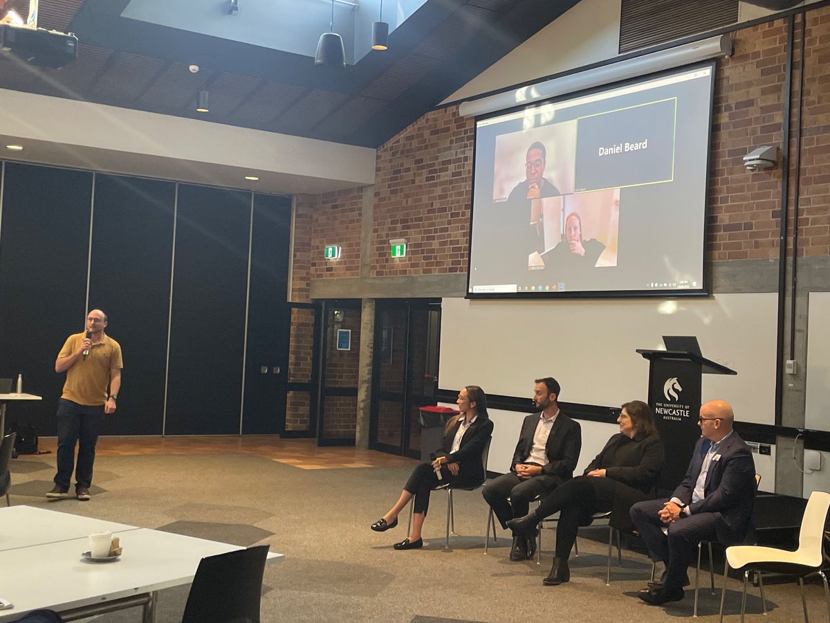 SarahValko's tweet image. Wrapping up a great day with a very interactive and inspiring panel discussion session led by our very own @DocBeardface87
#SBSPIndustryCareersDay