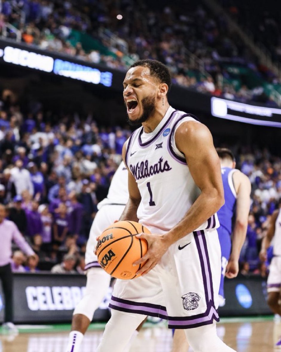 Markquis Nowell has agreed to a two-way contract with the RAPTORS 🔥 

(per <a href="/ShamsCharania/">Shams Charania</a>)