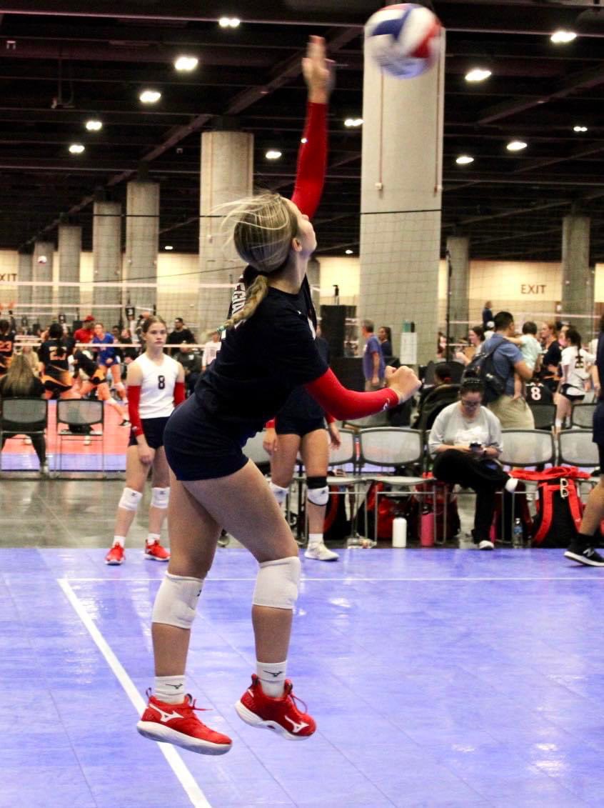 GracynTaylor17's tweet photo. Phoenix Festival Day 1 was exciting. Won 4/6 sets and had lots of great moments as a team. Ready for Day 2!
#Allegiant15Blue #17setter #G$ https://t.co/MmGE4tjDPd
