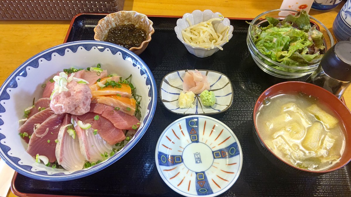 海近いとこなので、海鮮丼🐟🐠🎣🦈