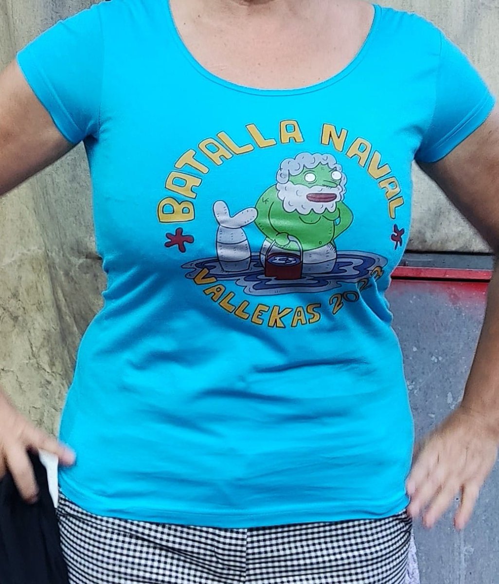 cofradiavk's tweet photo. Ya nos han pasado la prueba de impresión de las camisetas de este año de la #batallanavalvk En una semana más o menos nos llegarán todas y empezaremos a distribuir las camisetas en los  puntos de venta @librerialaurel1 @mugalibros @esquinadelzorro LaFrasca y VistedeKas. https://t.co/cC3SPKQKS3