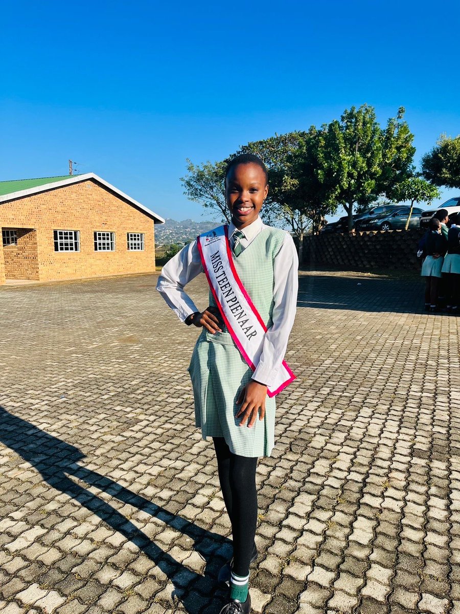 Miss Teen Pienaar 2022, Andiswa Nhlana 👑 at Mandlesive secondary school after delivering her speech on the importance of education to her peers.

#misspienaar
#educationisthekey