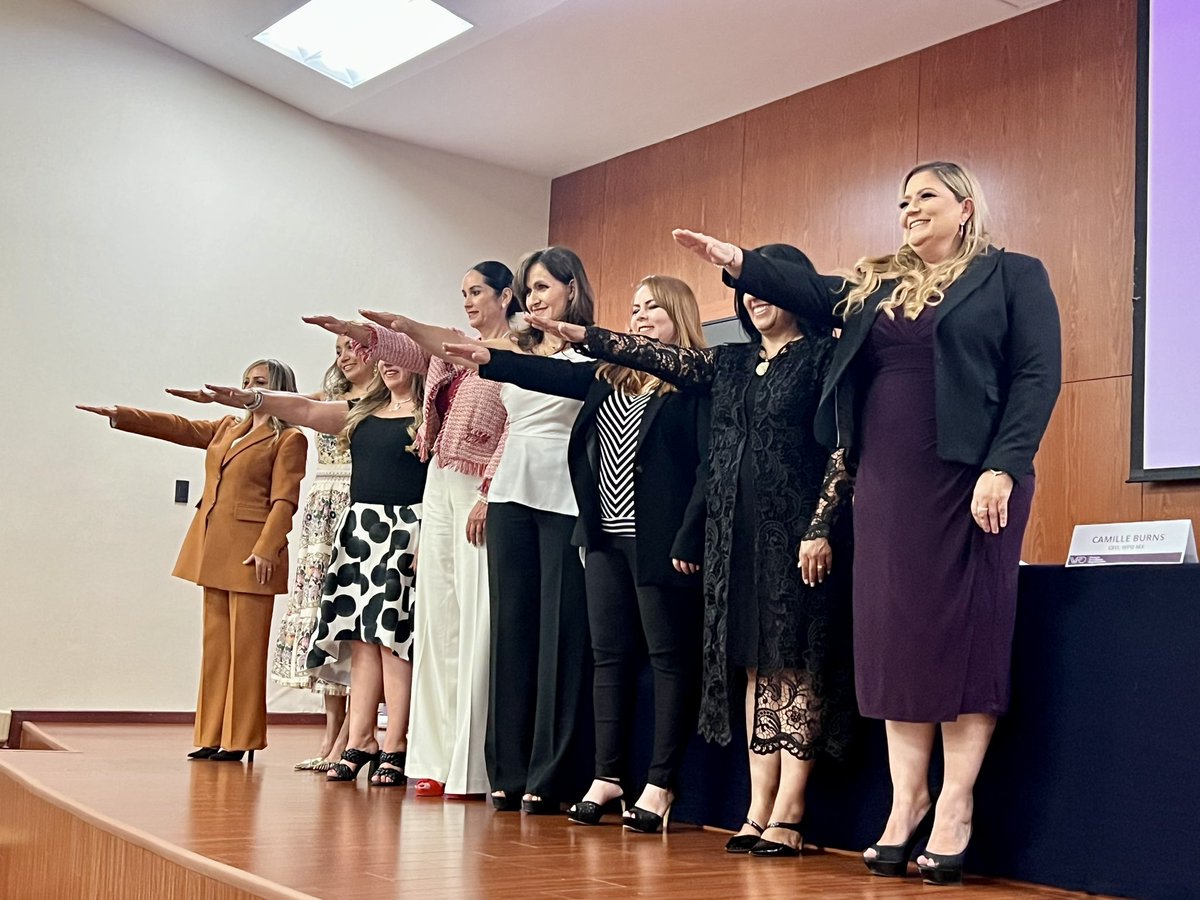 marcesmuro's tweet photo. @WomenPresidents llega a Jalisco para revolucionar la vida de las asociaciones empresariales! Estoy muy feliz, porque en conjunto con extraordinarias empresarias logramos su apertura!   de meses de trabajo! Comenzaremos a escribir una trascendente historia! https://t.co/93AgdwTS0I