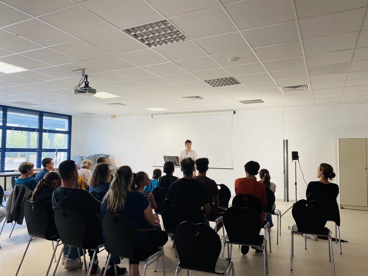 🎙️ Représentation de notre club éloquence ! 

Bravo aux élèves et aux enseignants pour leur implication tout au long de l’année. 👏🏻

<a href="/acgrenoble/">Académie de Grenoble</a> <a href="/patrice_gros/">Patrice GROS</a> <a href="/manumille1/">emmanuelle mille</a>