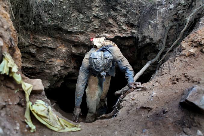 At least 31 suspected illegal miners who are believed to be undocumented Basotho nationals, have lost their lives in a ventilation Shaft 5 Virginia mine, in Welkom, Free State province.