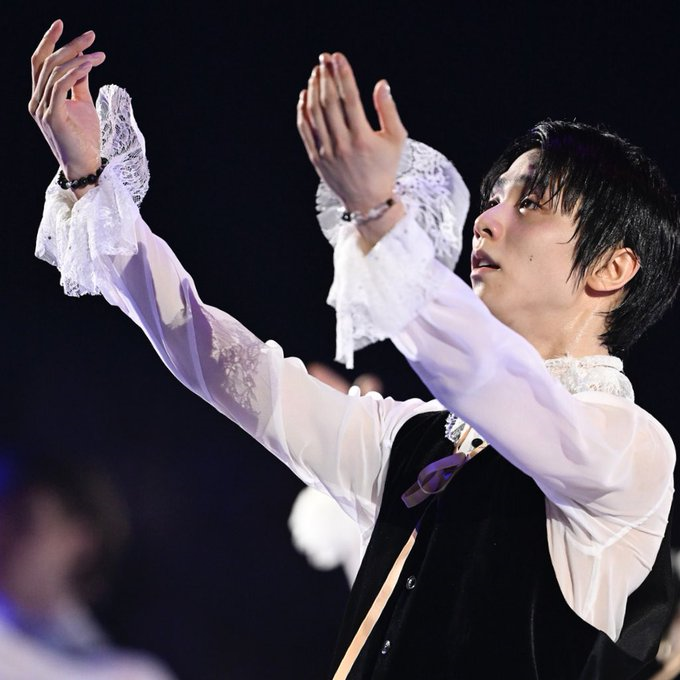 1skate48's tweet photo. Fly, Yuzu, like the free wind, and reach the sky, precious Wings On Ice🪶 . Love you, my love 💕🙌

#羽生結弦 #YuzuruHanyu #HANYUYUZURU𓃵 #Yuzu #Yuzuru #WeLoveYuzu #LoveYuzuruFromAllOverTheWorld 
#FaOI2023神戸 D1✨🎇 https://t.co/ot6PzDZJHY