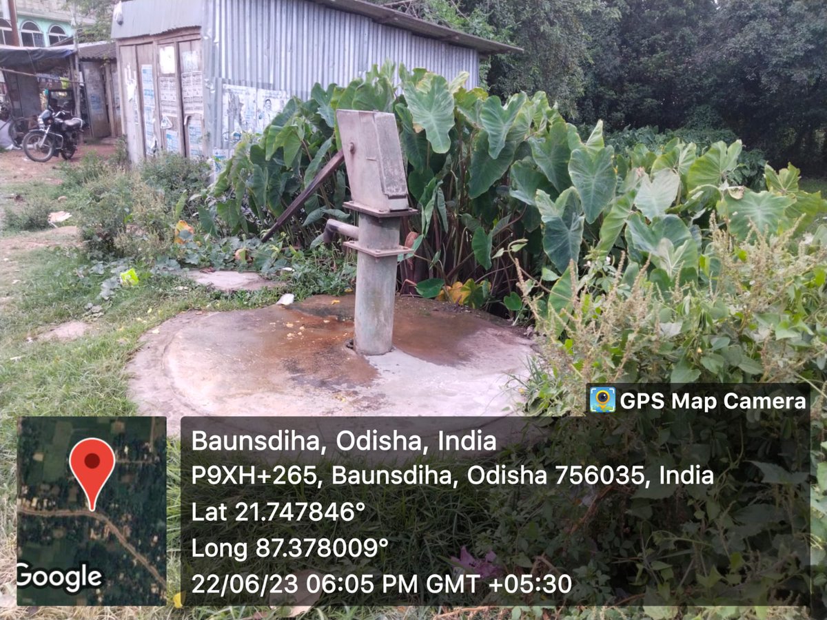 The only tubewell near #Sahuchkabus stand in #Balasoredistrict #Bhograi  Block #BausadihaGrampanchayat which is now in a state of disrepair is leaking white colored water and the water is smelling. @CMO_Odisha @DBalasore @PRDeptOdisha @RWSS_Balasore @RWSS_Odisha