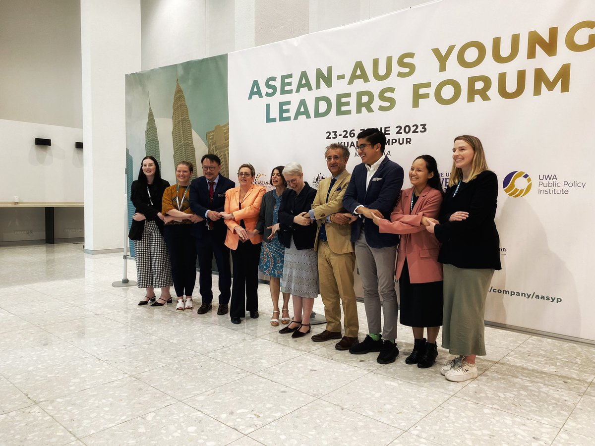 AusHCMalaysia's tweet photo. The 2023 ASEAN-Australia Young Leaders’ Forum has kicked off at the High Commission!
43 delegates from #ASEAN and Australia are coming together over four days in KL to discuss shared challenges.
As @SyedSaddiq said in his opening remarks – “Australia and ASEAN are family” 🫰 https://t.co/iNyOccrN5W