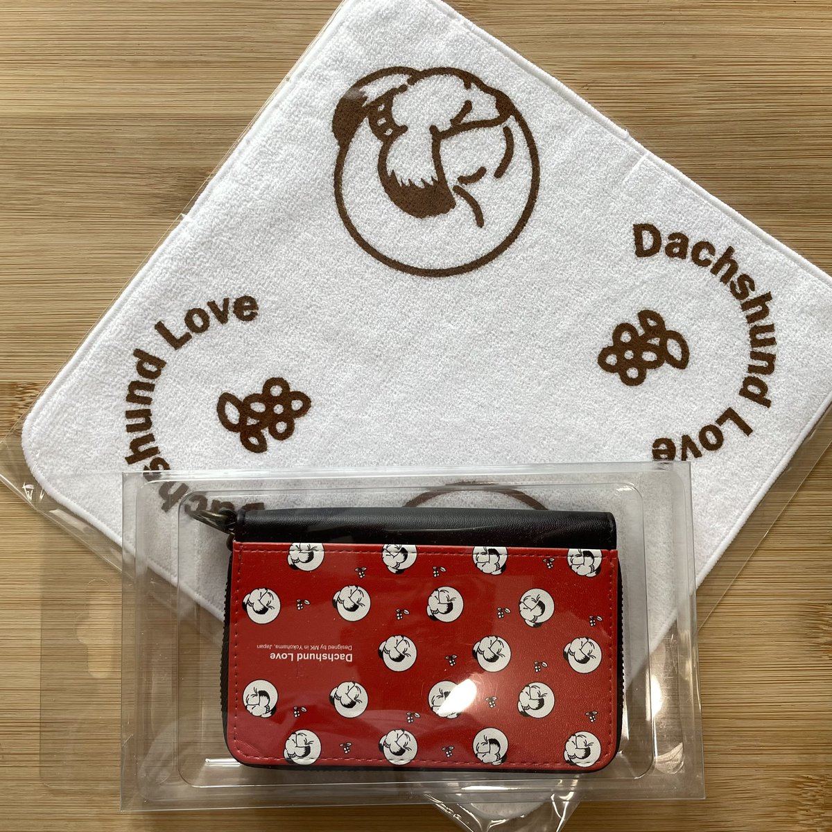 DesignDachshund's tweet photo. まん丸ダックス💝ミニタオルとカードケース

これで在庫終了となります🙇‍♂️

赤、黄、緑
1組
1000円
送料185円

ご希望の方はメッセージへ願いします。 https://t.co/LZDfvPhazS