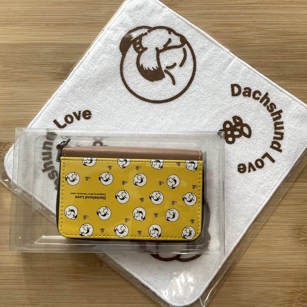 DesignDachshund's tweet photo. まん丸ダックス💝ミニタオルとカードケース

これで在庫終了となります🙇‍♂️

赤、黄、緑
1組
1000円
送料185円

ご希望の方はメッセージへ願いします。 https://t.co/LZDfvPhazS