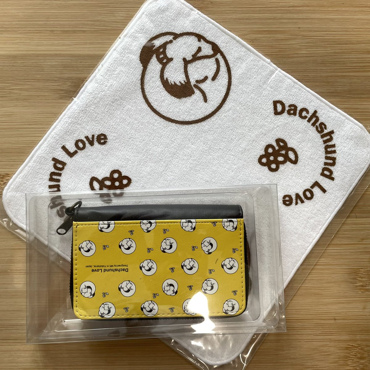 DesignDachshund's tweet photo. まん丸ダックス💝ミニタオルとカードケース

これで在庫終了となります🙇‍♂️

赤、黄、緑
1組
1000円
送料185円

ご希望の方はメッセージへ願いします。 https://t.co/LZDfvPhazS