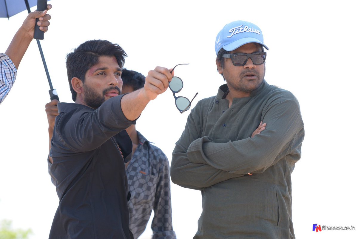 ShivagoudAA's tweet photo. DJ movie working stills 🖤🖤
#6YearsOfDJ @alluarjun https://t.co/kchJjeJNKx