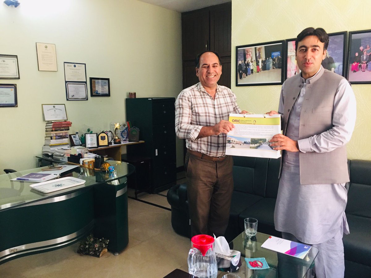 UOM_LowerDir_KP's tweet photo. Director ORIC,UoM Dr Muhammad Usman met with Ms. Shad Begum and Mr. Jan Muhammad from Association for Behaviour and Knowledge Transformation.
Possible avenues of cooperation between the two organisations were discussed. A formal MoU will be signed very soon in this regard. https://t.co/3SCyK74kl3