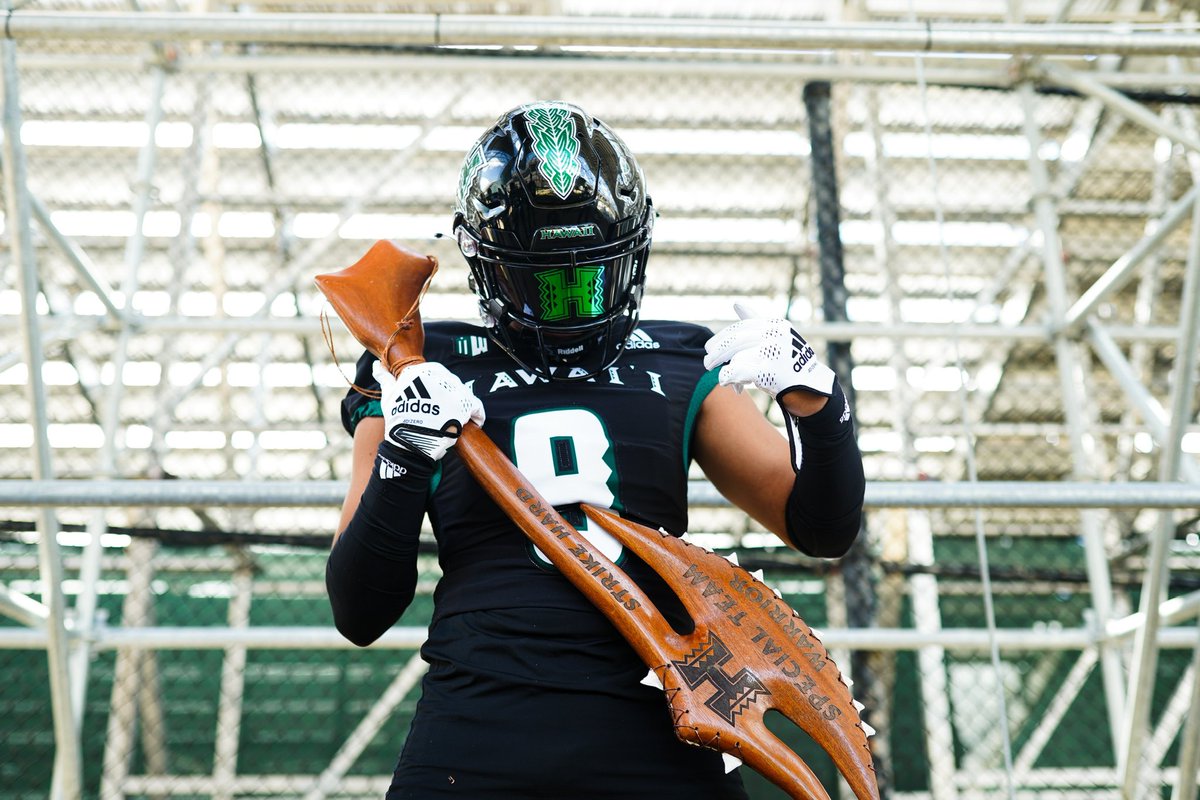 Blessed to take a visit to thee University of Hawaii. Thankful for the opportunity!!!🏝️🌺<a href="/CoachTimmyChang/">Timmy Chang</a> <a href="/CoachYoro/">Jacob Yoro</a> <a href="/ReierSavannah/">Savannah Reier</a>