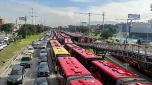 RobertoMTico's tweet photo. Lo del Metro de Btá es infinitamente más grave que lo que pasó con el carrusel de la contratación administrativa. Se ROBARON todos los anticipos.Y el RUFIÁN Barbosa @FiscaliaCol y la RÁBULA Margarita Cabello ENCUBRIENDO. Para cuándo las imputaciones a Peñalosa,Claudia López,otros https://t.co/LIvpuijQ6A