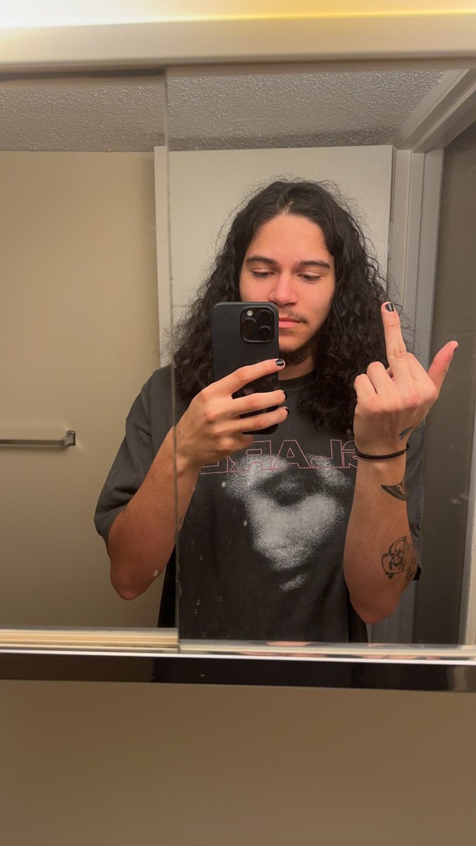 ISyaboijj's tweet image. I saw glare today #shoegaze #glare #alienboy