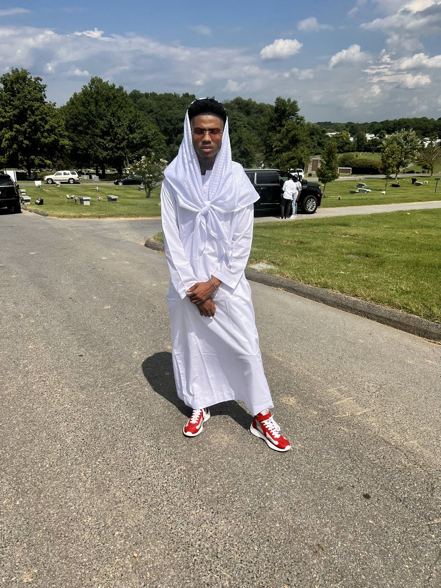 Sin Robinson on Twitter: "I hate pork 😒"