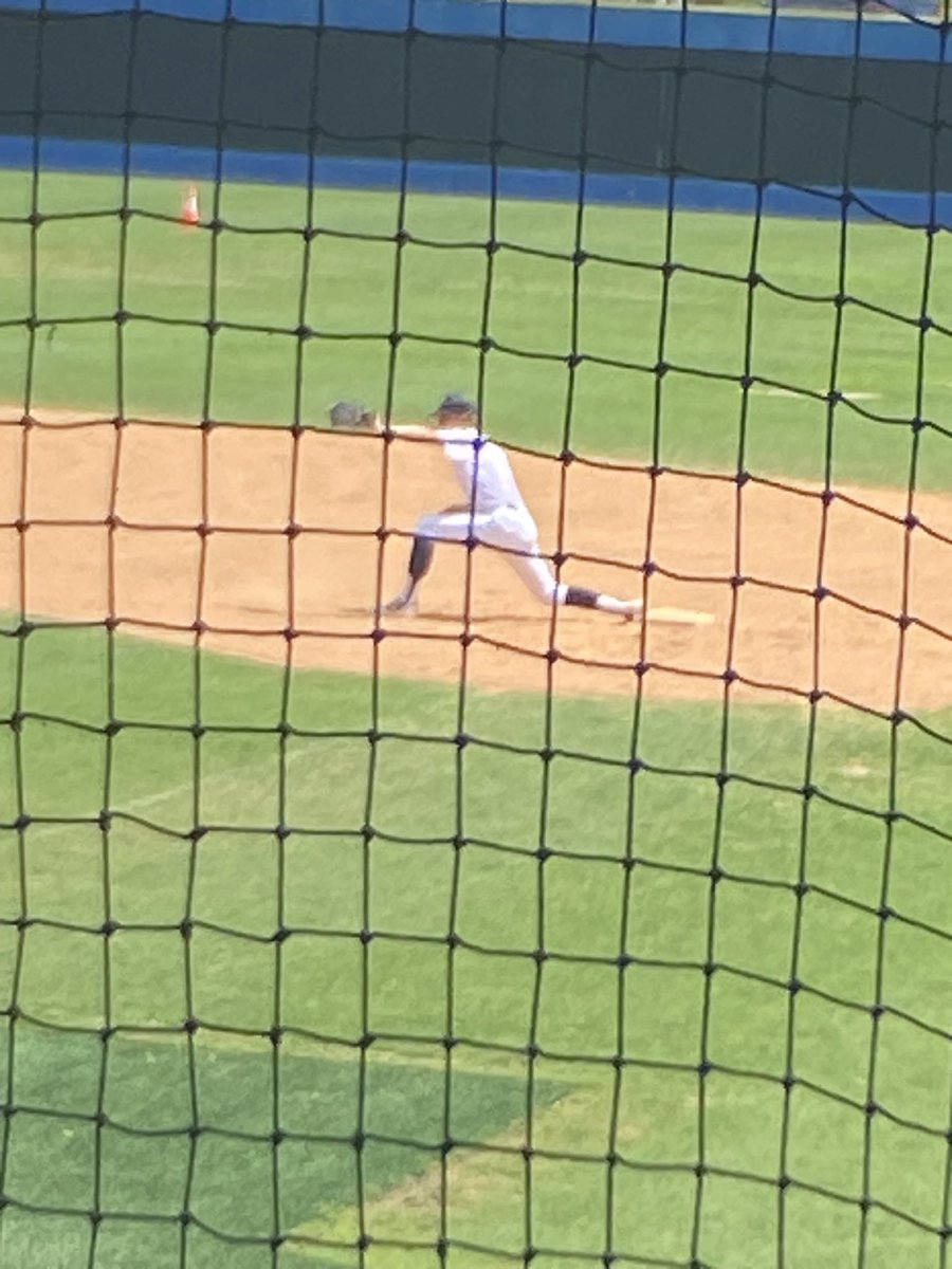 Claytong06's tweet photo. Thank you coaches for the great ball camp. It was hot and a lot of players but still was a success. @DustyHart  @zacsenf @CoachWeaver12 @BlinnBaseball https://t.co/aLUZAXisoQ