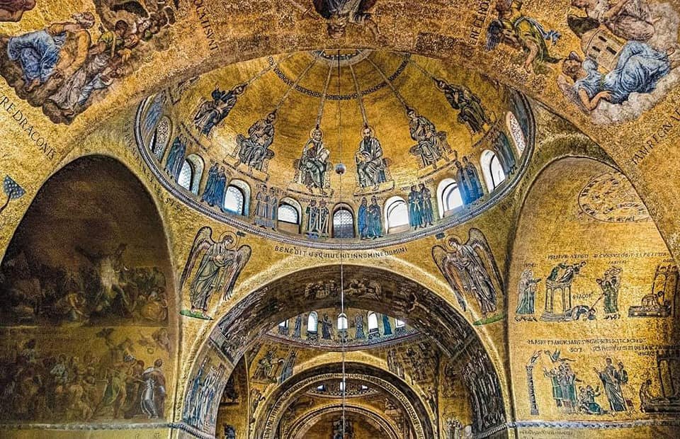 SimonVenturini's tweet photo. #VENEZIA • Oltre 3 milioni di euro per curare le ferite della Basilica di #SanMarco!
A breve scatteranno i #restauri necessari dopo le gravi conseguenze dell'Acqua Granda del 2019: sarà uno dei più grandi cantieri di questo tipo mai partiti in #Italia, finanziato da @MiC_Italia https://t.co/Nu0fC8IlT6