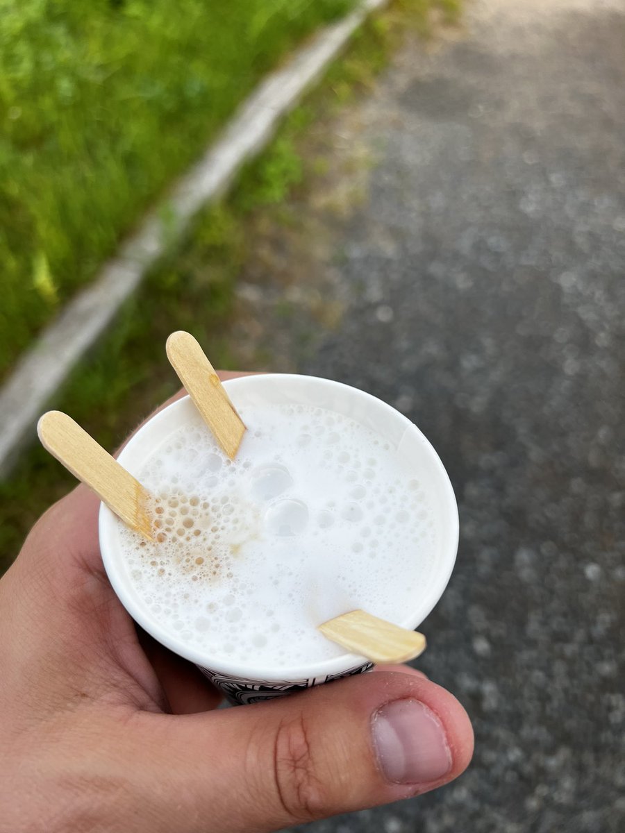 poustmeeen's tweet image. To už i automat na kafe pozná že platím kartou #ČSOBpremium ? Tak tohle znamená #zažítpremium ? #ČSOB #premiumslužby #výhodář