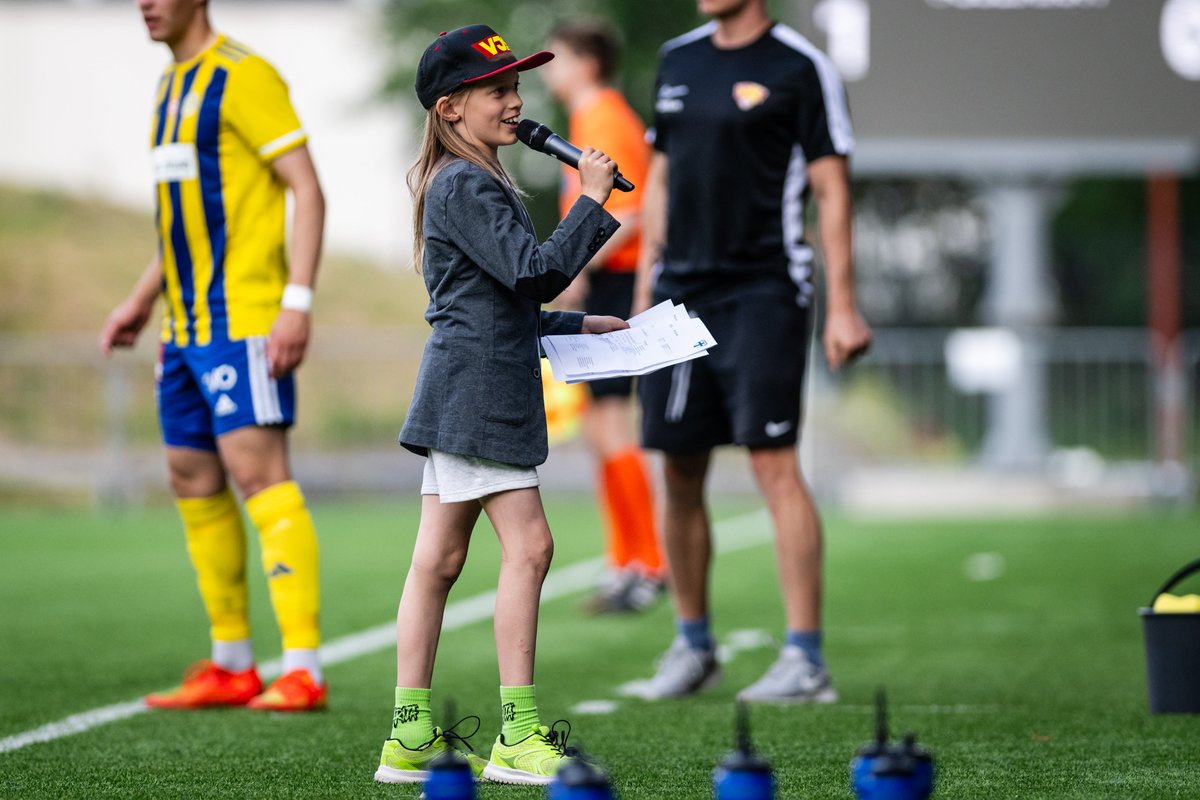 VJS:n juhliin päättyneen illan seremoniamestarina (kuuluttajana) toimi Huuhkajien matsista tuttu Aarre!

#SuomenCup