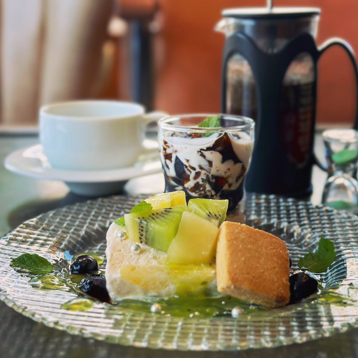 flatcafeCh's tweet photo. 🥝おまかせデザートプレート🥝

明日から2種類のキウイフルーツを使ったセミフレッドやほろ苦コーヒーゼリーが楽しめるプレートに切り替わります。

#セミフレッド #熊本カフェ https://t.co/2UtxRYDftp
