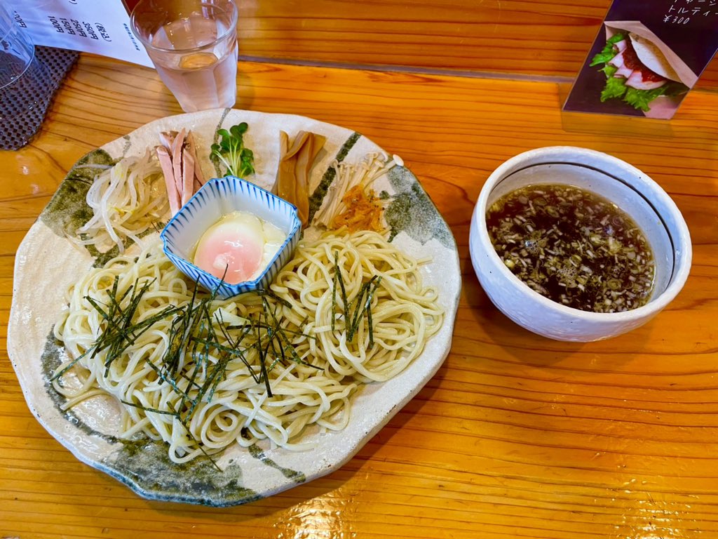 endo60531's tweet photo. 支那そばやまきさんで
温玉柚香つけ麺

あっさりながら一本筋の通ったようなつけ麺。最高です！

ありがとうございました！ https://t.co/FFa7SYLAGY