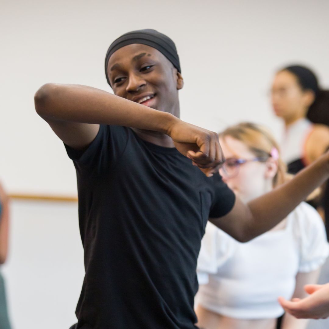 Who's ready to move in to class this weekend?

Our next online Syllabus Training course for teachers who'd like to train to deliver Grades 1-8 of the syllabus starts on 15th July.

Learn more: rambertgrades.com/whats-on/stand…

Images by Nicole Guarino.