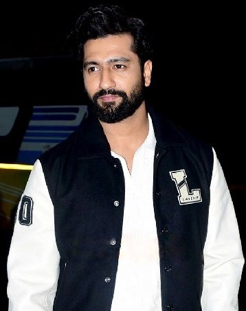 'This or That' simple choices.
2. #AbhishekBachchan or #VickyKaushal