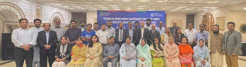 DoctorUsmanAli's tweet photo. OAMT champions from Pakistan. It takes more energy to convince people for an intervention then to implement it. But it is worth it, a great task done! #Pakistan #OAMT #HIV #WHO #UNAIDS #UNODC #UNDP #GFATM #government https://t.co/jfLWLwnwKe