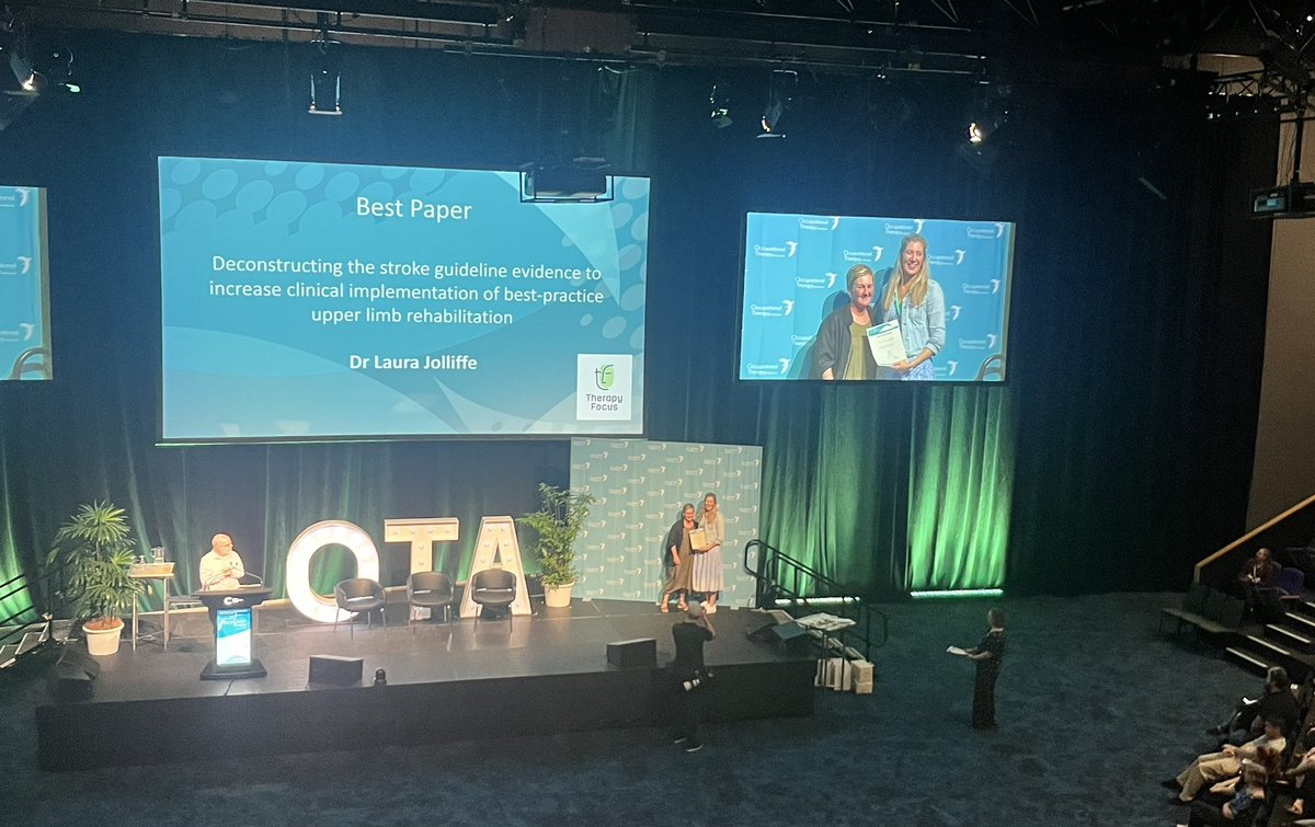 Dr @LJJolliffe receives the Best Paper Award at #OTAUS2023 for her work on deconstructing stoke guidelines for implementation 👏👏 @PeninsulaHealth @Monash_OT