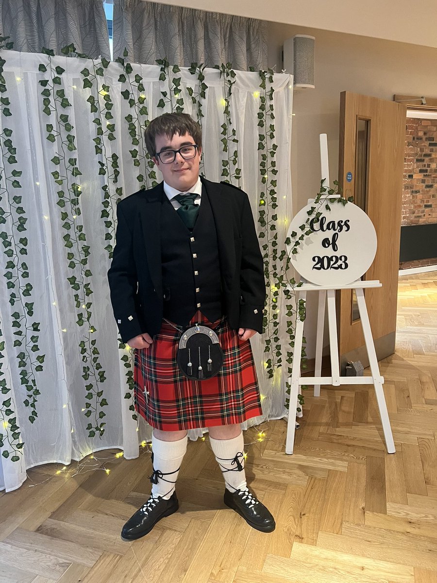 🏴󠁧󠁢󠁳󠁣󠁴󠁿🏴󠁧󠁢󠁳󠁣󠁴󠁿 Such a great evening <a href="/chesterzoo/">Chester Zoo</a> #Yr11Leavers #prom