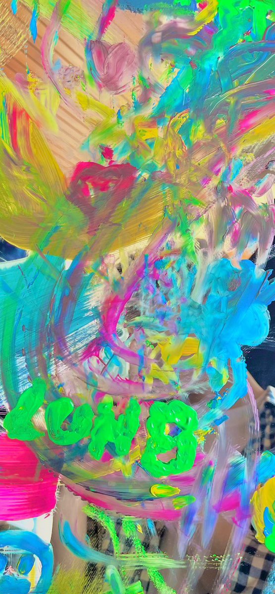 [#도현]  
물감 갖고 장난치면서 LUN8 적어봤는데요! 너무 귀여워서 배경화면으로 계속하고 있어요 ㅎㅎ 팬분들도 하세요!

#LUN8 #루네이트 #Voyager